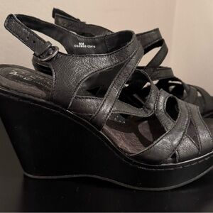 Black wedge sandals by B.O.C. New w/o tag